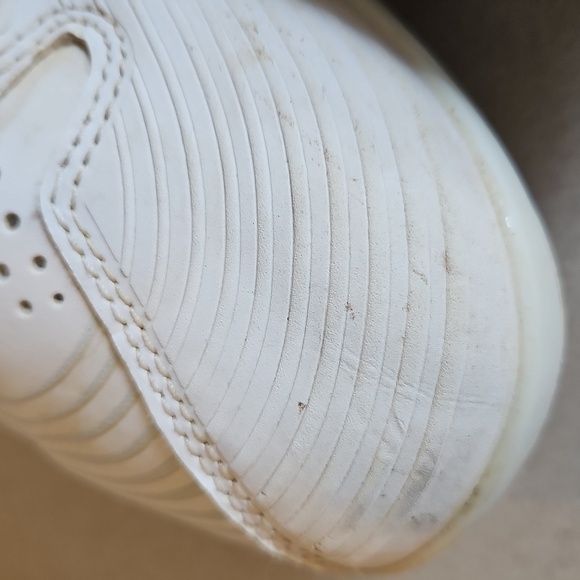 Nike Softball Cleats - Picture 4 of 14